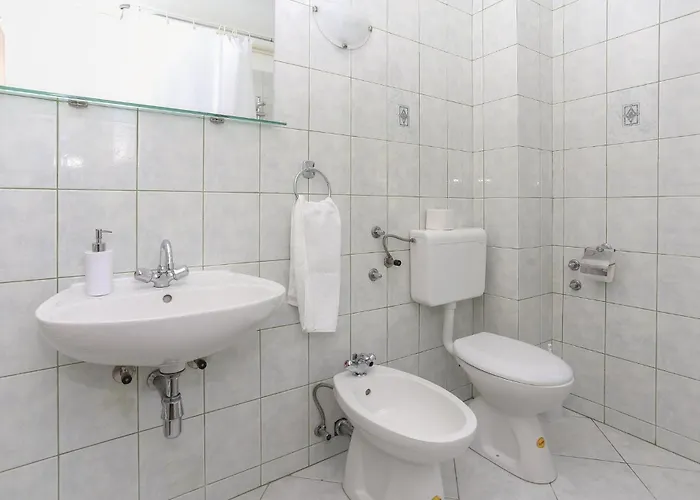 شقة Split-podstrana